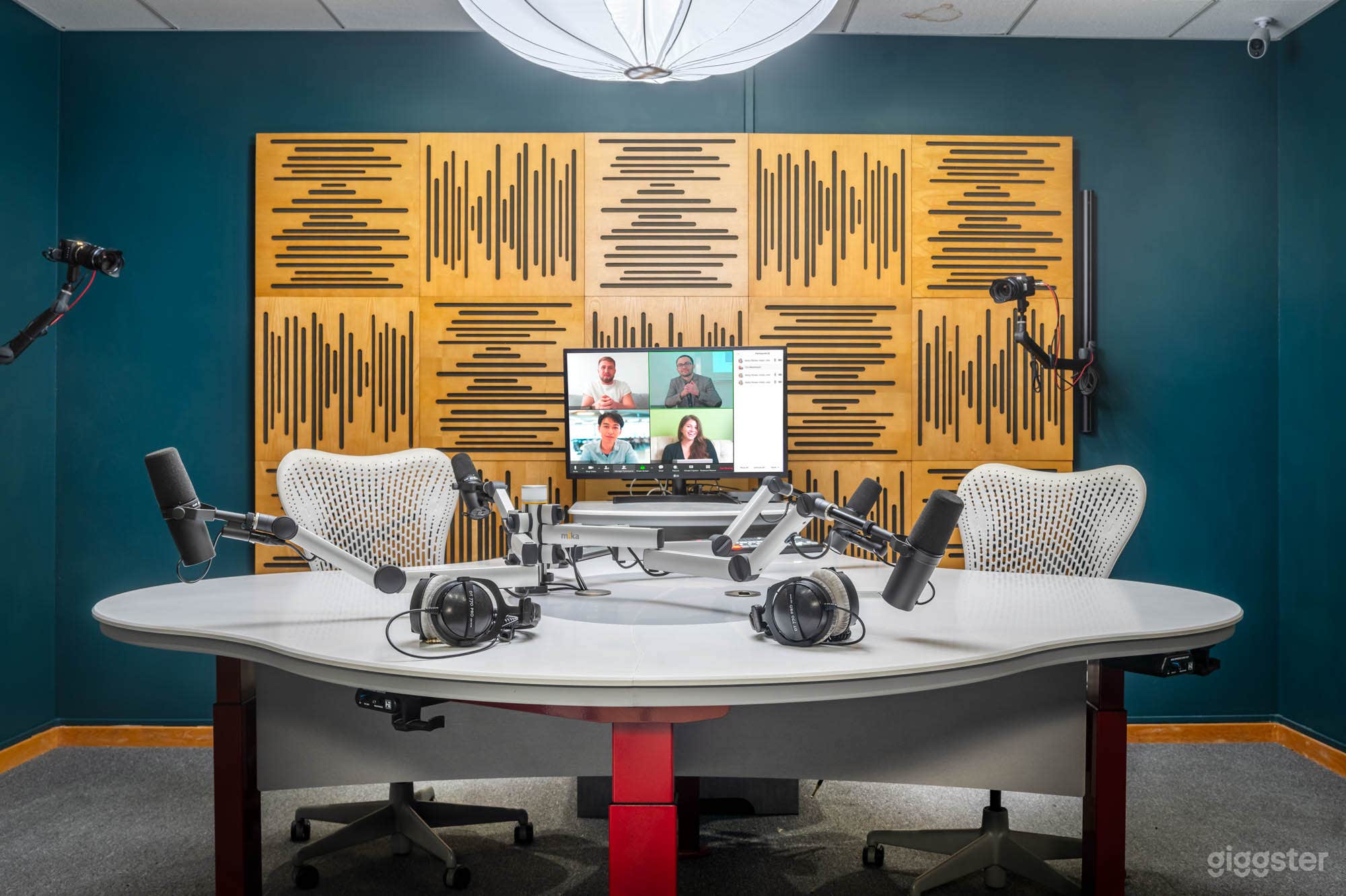 Pre-Lit Podcast Recording &amp; Live Streaming Studio Photo 3