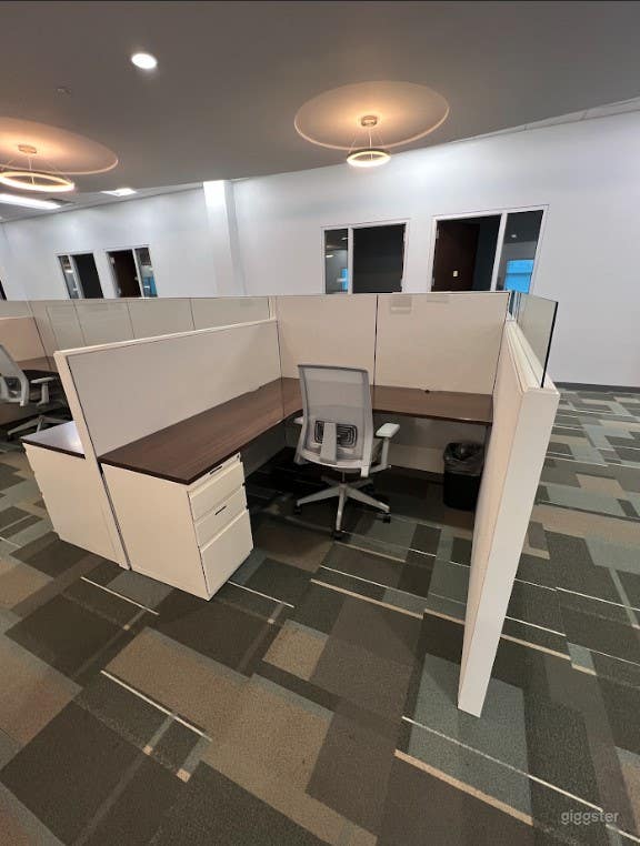  Co-Working Desk for 1 or 2 in Miami, FL 