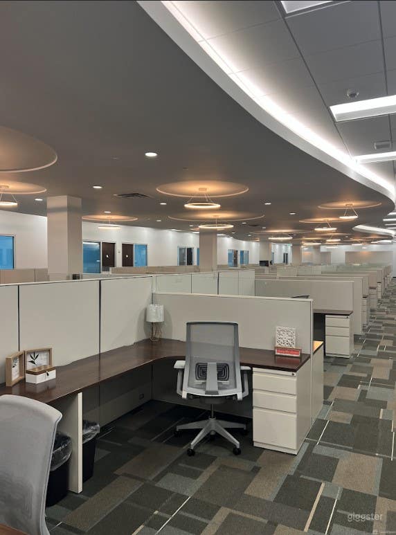 Co-Working Desk for 1 or 2 in Miami, FL Photo 2