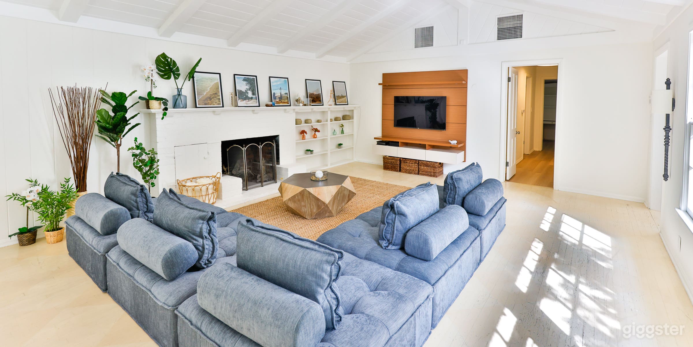 Secret Garden Home with Pool/Spa/5BR Photo 2