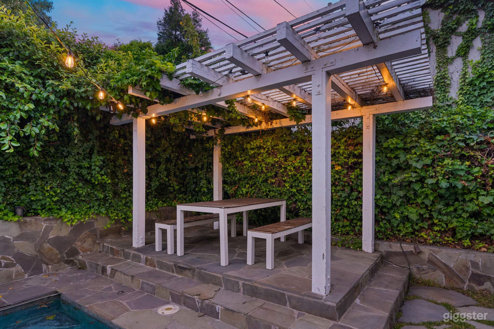 Secret Garden Home with Pool/Spa/5BR Photo 3