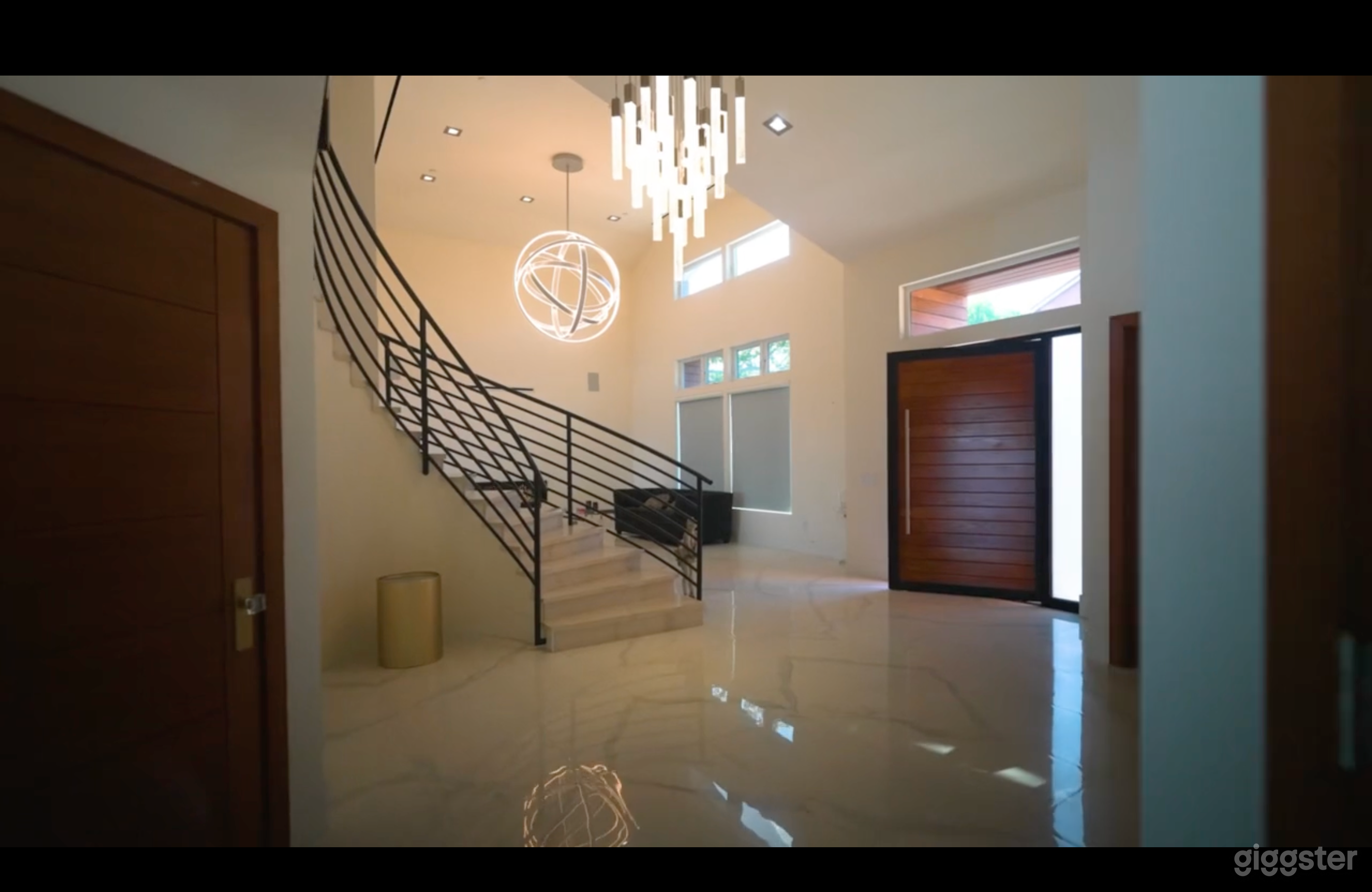 Luxury Hillside Estate w/Elevator, Infinity Pool/Spa & Views Photo 3