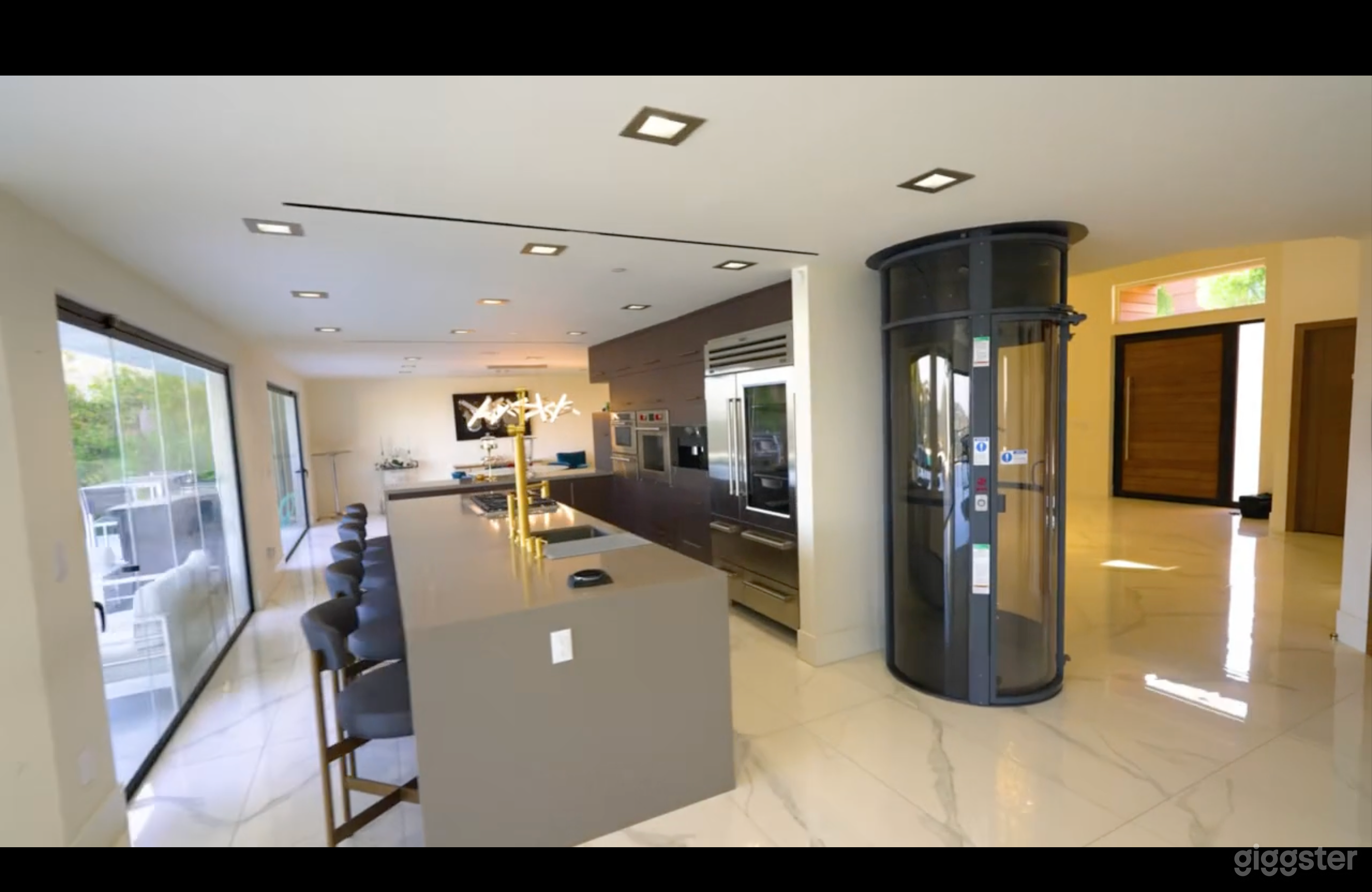 Luxury Hillside Estate w/Elevator, Infinity Pool/Spa & Views Photo 4
