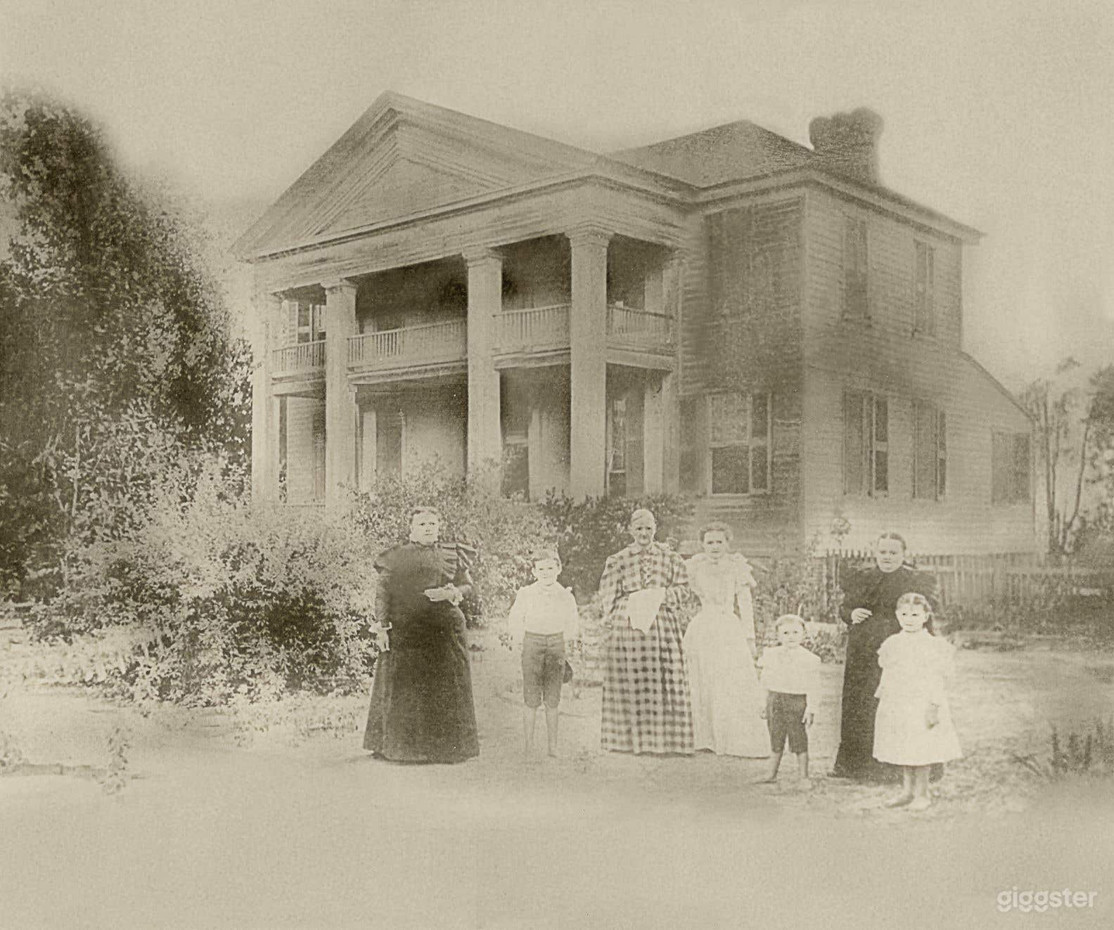 Ms. Eugenia "Aunt Genie" Hammond and her family, the last Hammond to own the Charles Hammond House. 
