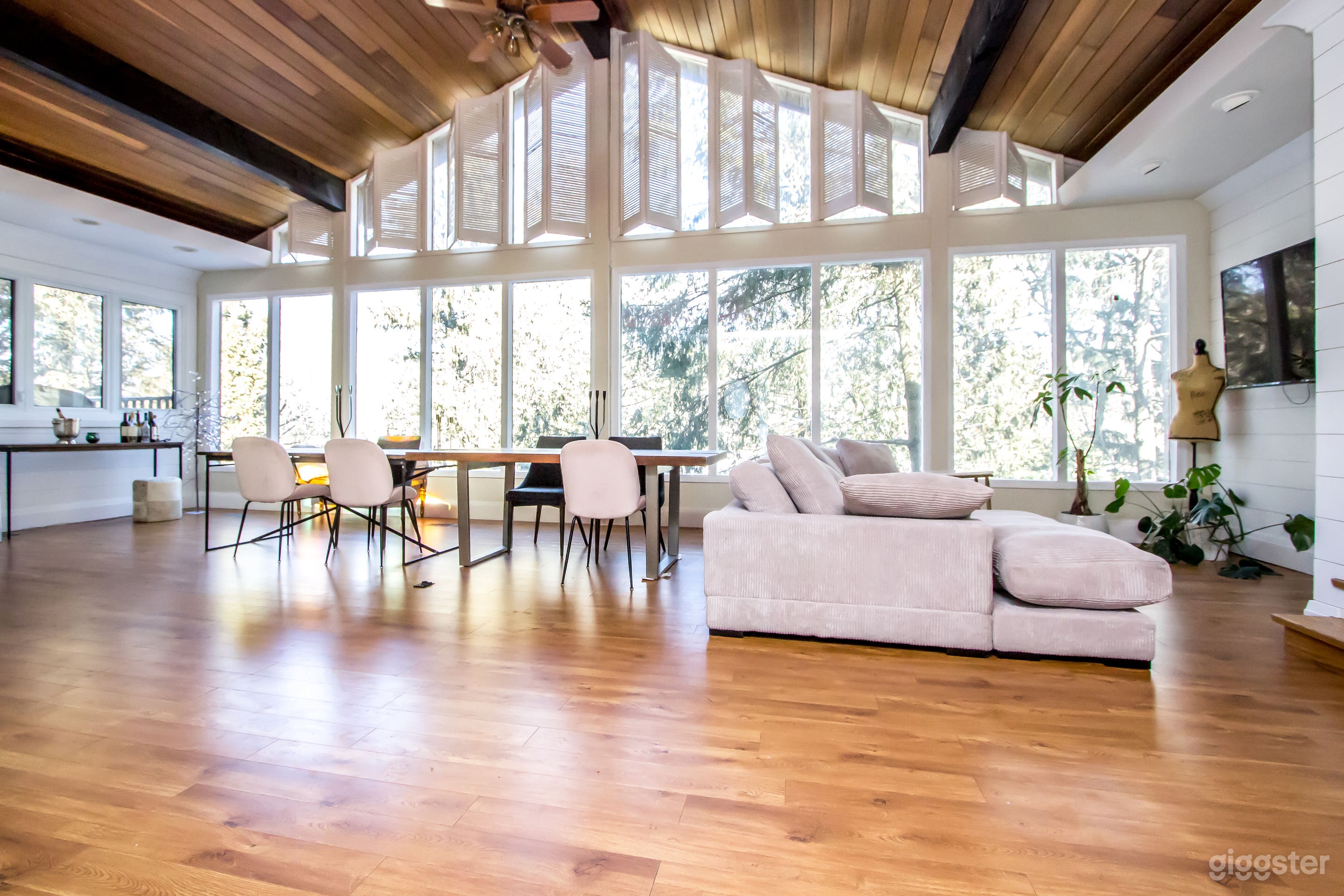 Cottage in the city  Photo 3