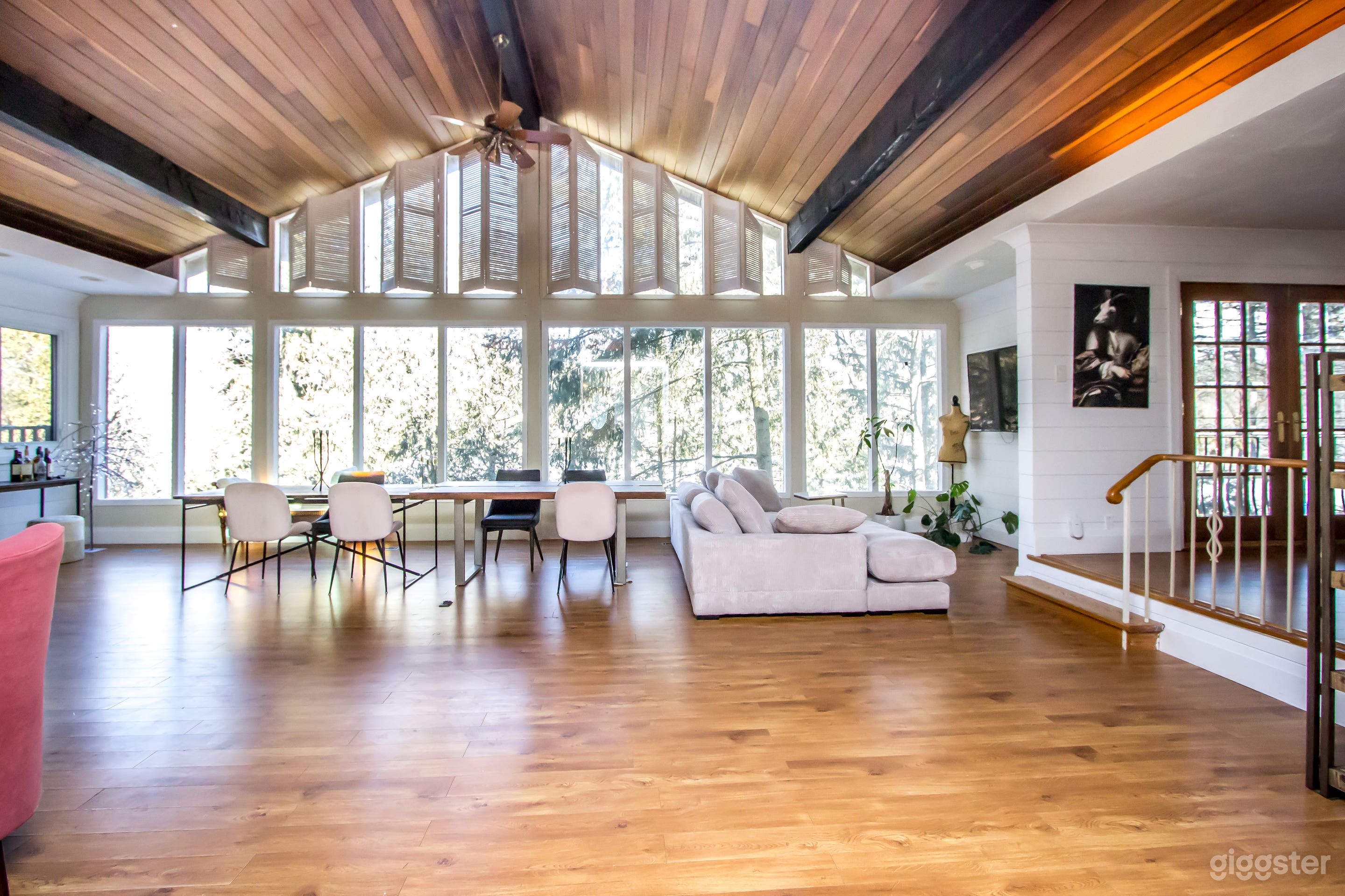 Cottage in the city  Photo 1