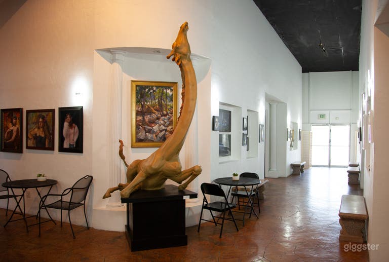  School Plaza/Gallery 