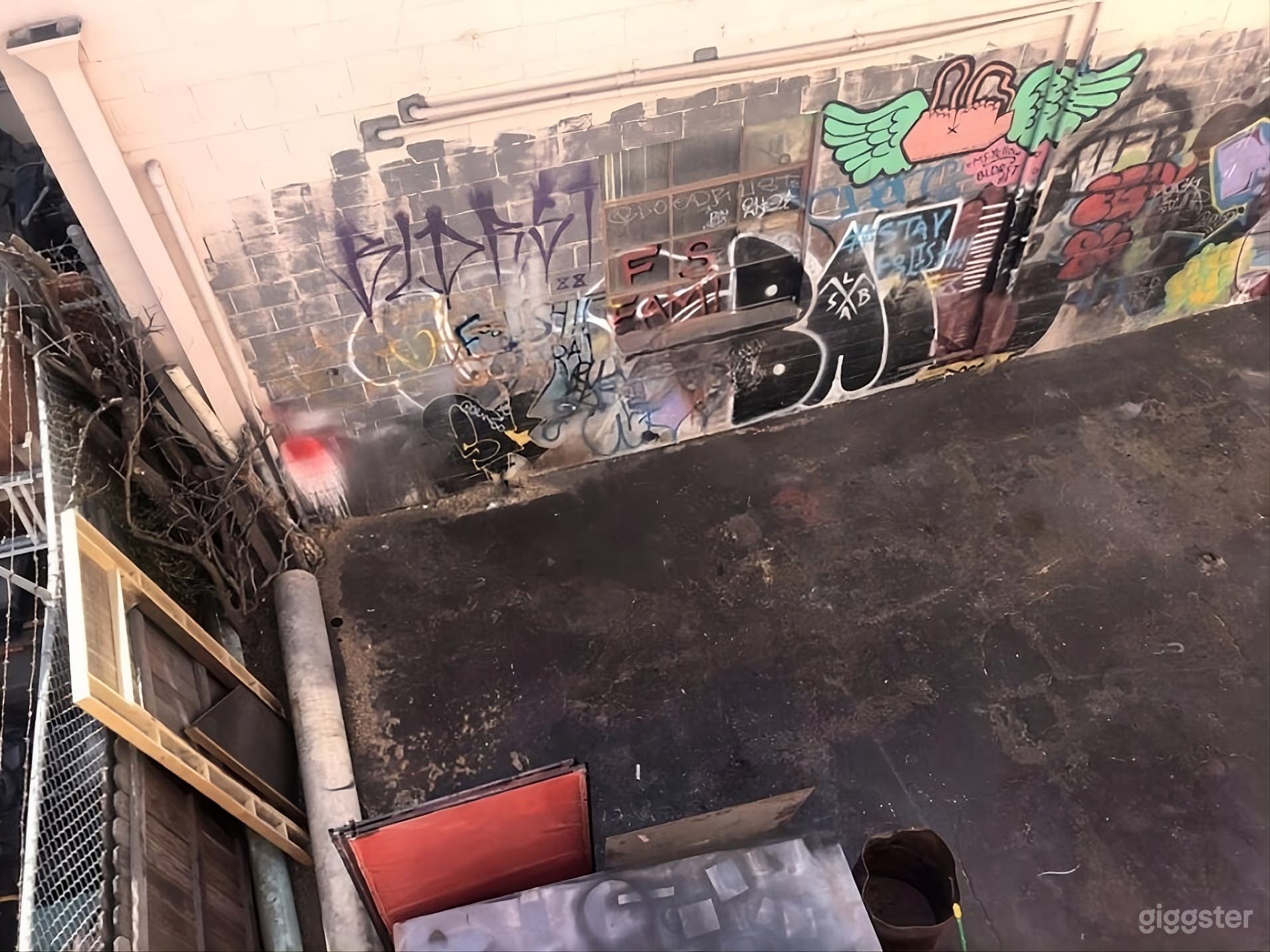 Alleyway Exterior Set Photo 2