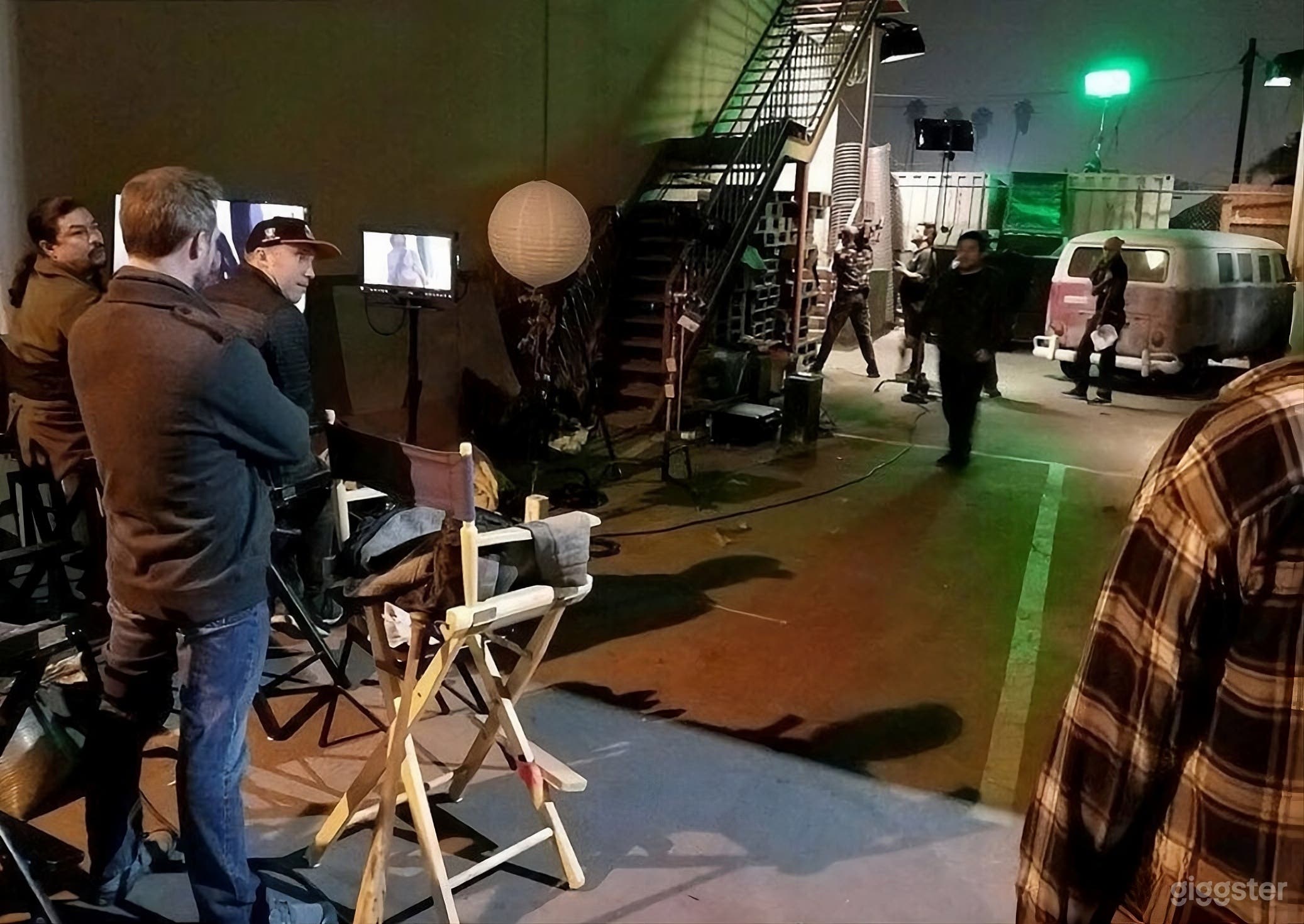 Alleyway Exterior Set Photo 4