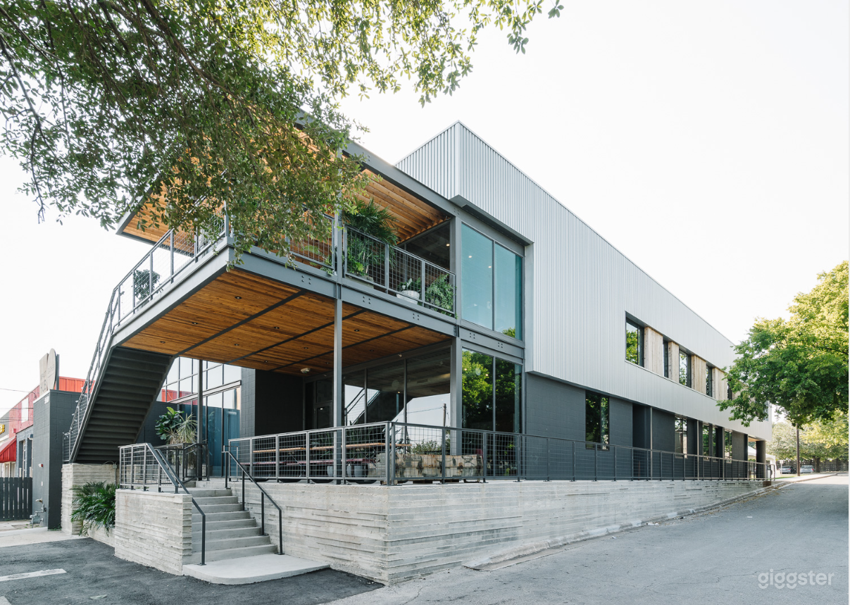  Soulful Space in Central Austin with Natural Light Photo 2