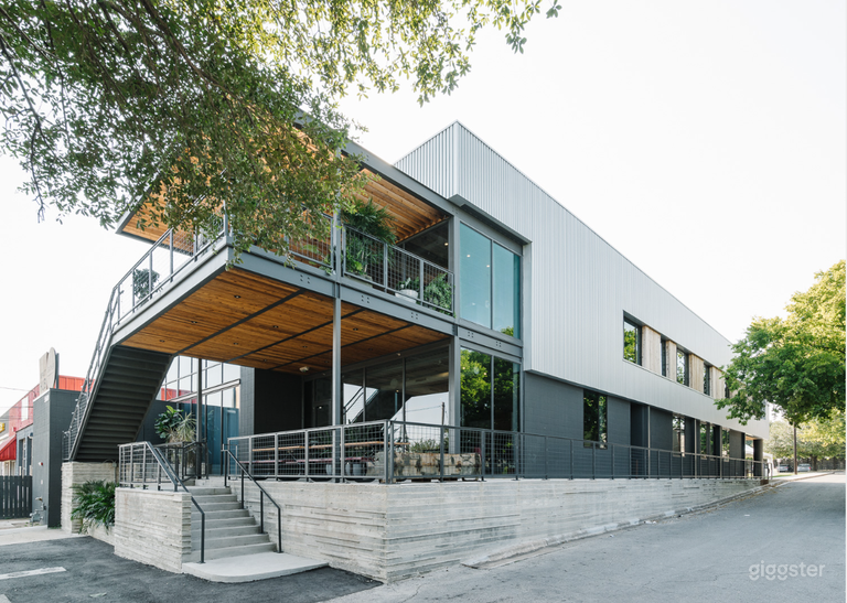   Soulful Space in Central Austin with Natural Light 