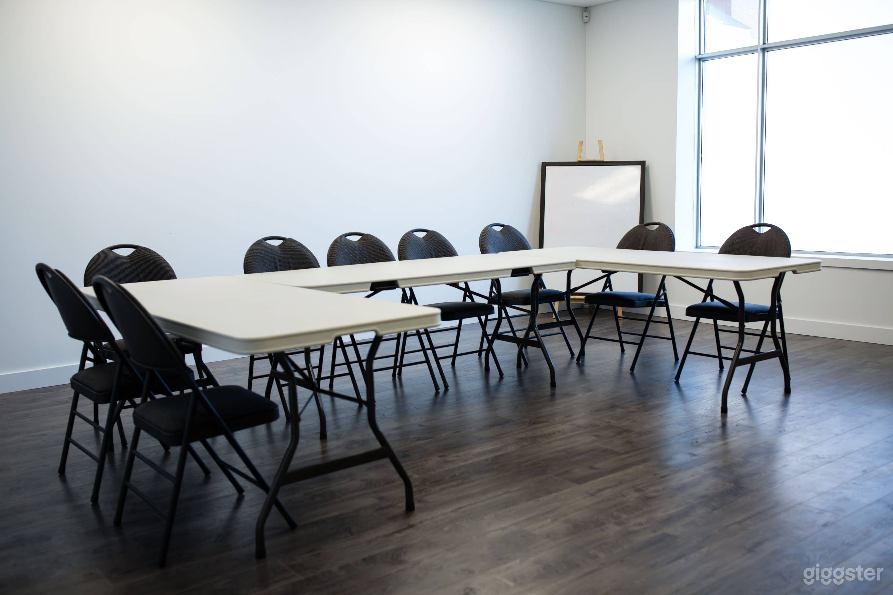 Bright Modern Studio Space Photo 2