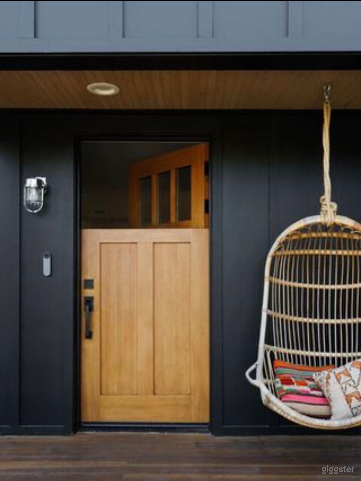 Decorator's Oasis in Prime LA Location  Photo 4