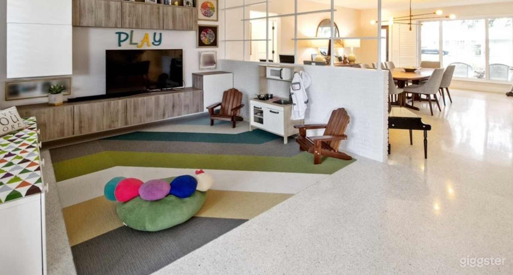 Mid-century Vibe Home with Open Concept Layout Photo 2