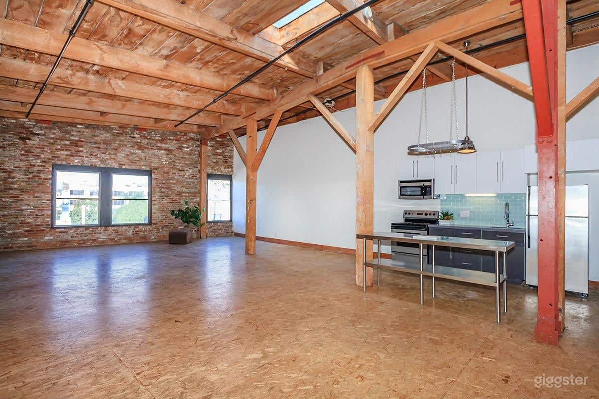 1200 SQFT Loft 311 Photo 4