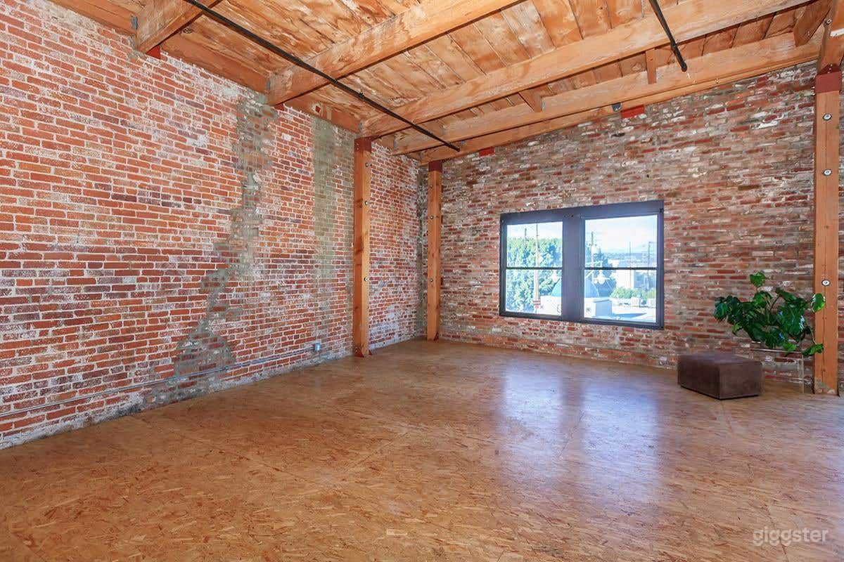 1200 SQFT Loft 311 Photo 2