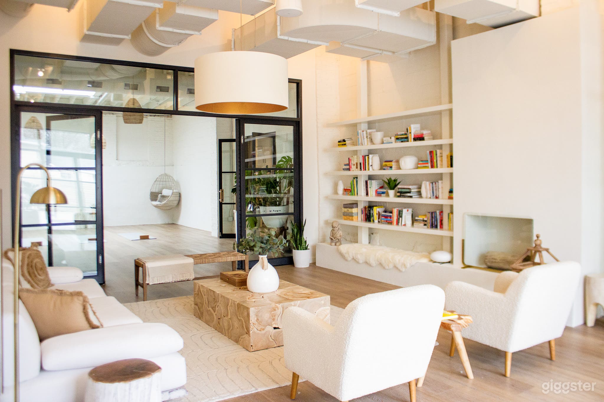 THE LIBRARY
• Quiet call room
• Library shelving with book collection
• Laser-leveled wood floors
• Dedicated 200 Amp Cam-lok system
• Working fireplace
• Sound-proof doors, windows, bathrooms
• Natural light 
• Wireless audio system with 8 available wirel