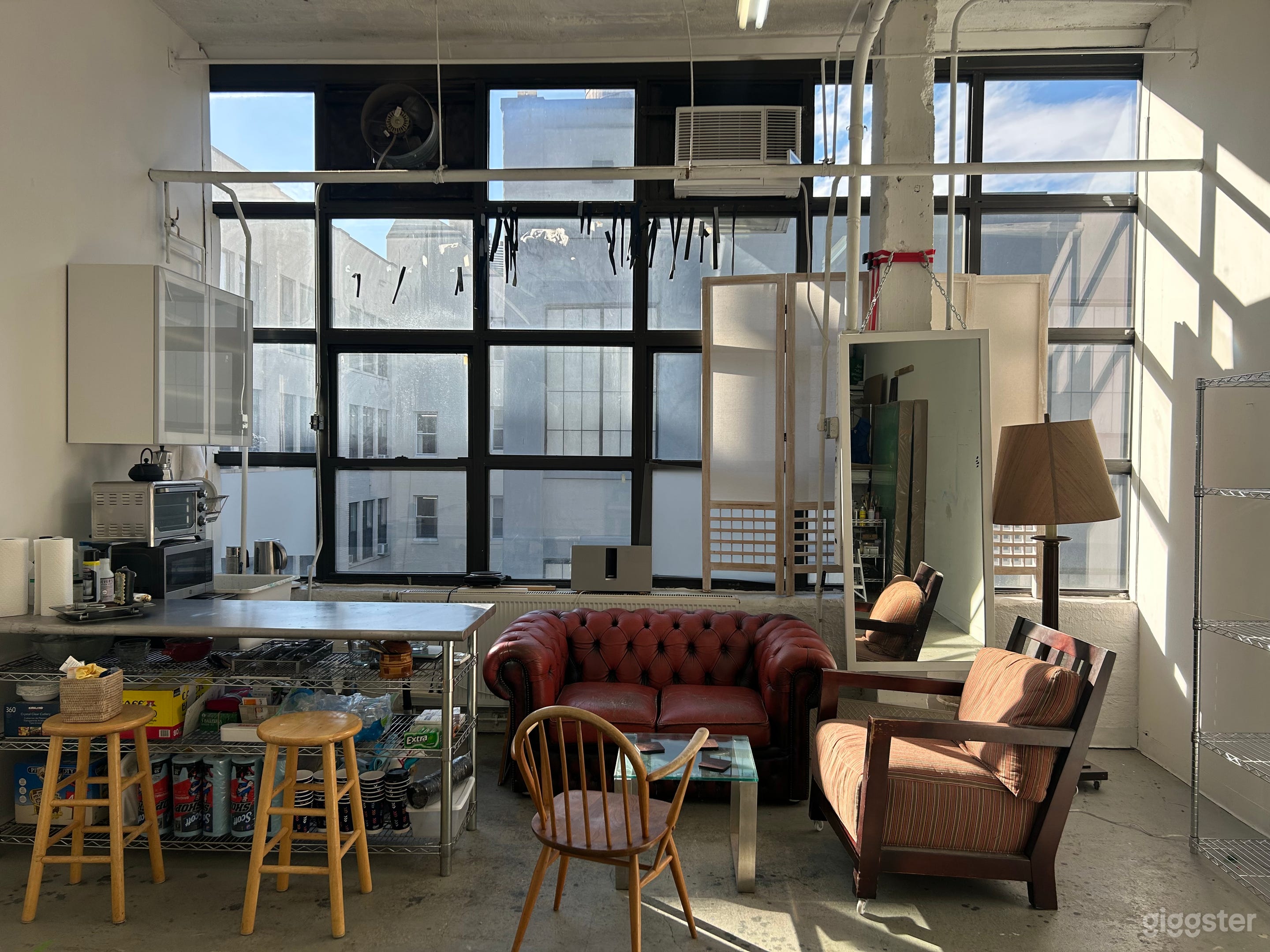 Affordable Natural Light Creative Studio Photo 2