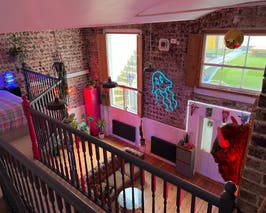  Neon Jungle - Warehouse Style Apartment 