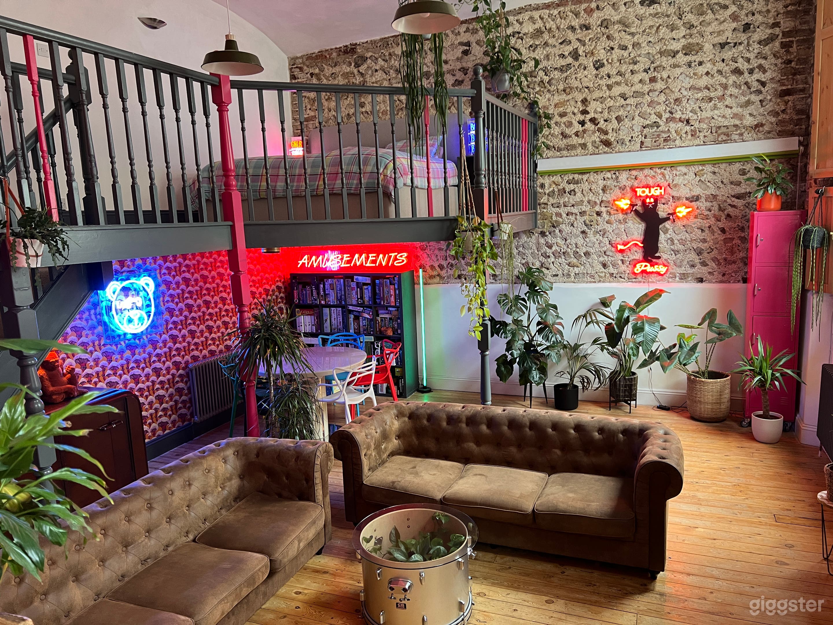 Neon Jungle - Warehouse Style Apartment Photo 1