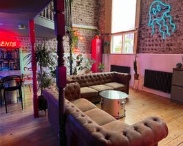  Neon Jungle - Warehouse Style Apartment 