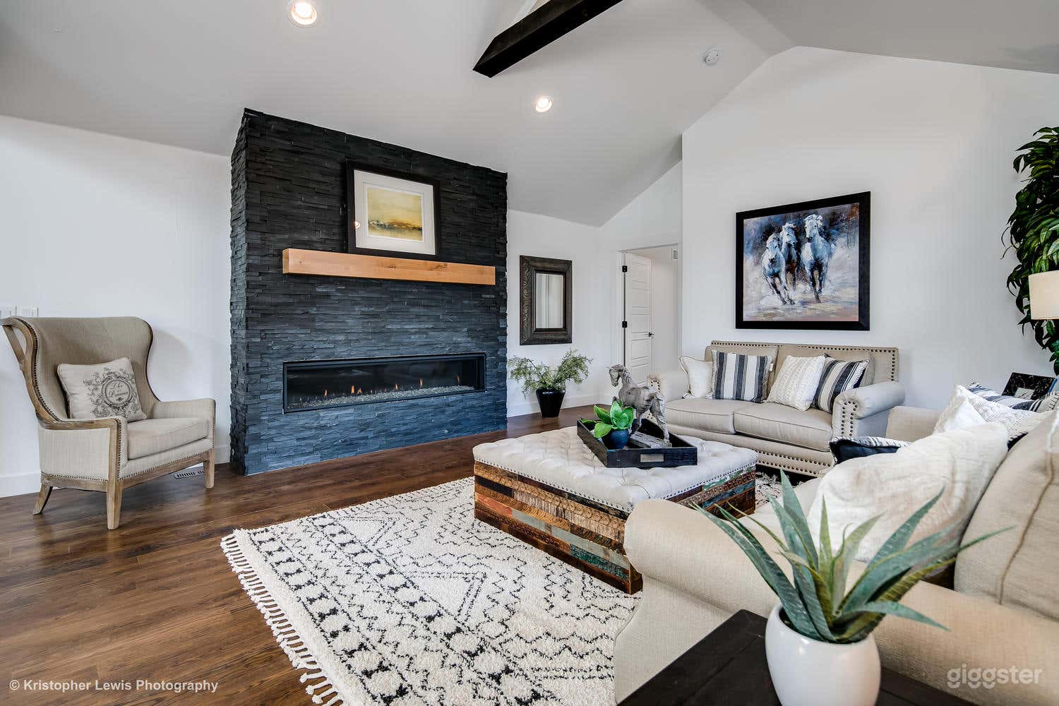 Old meets new modern Farmhouse ranch.One of a kind Photo 2