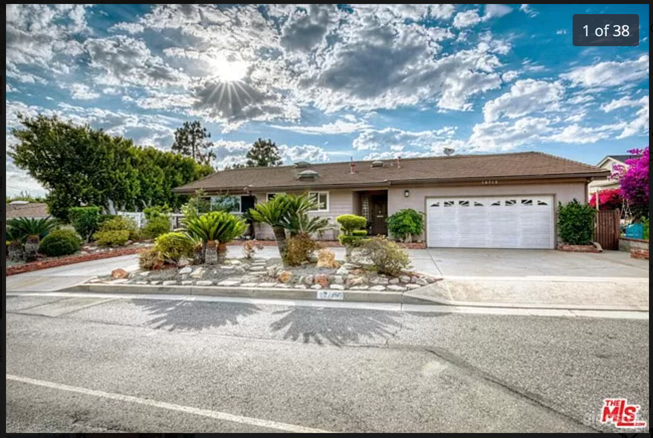 Mid-Century Modern Home w/ great view of entire LA Photo 2
