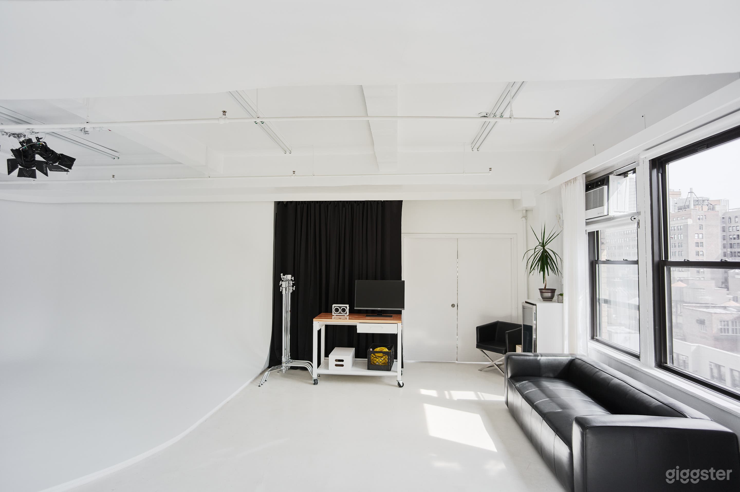 Midtown Cyclorama High-Rise Production Studio Photo 3