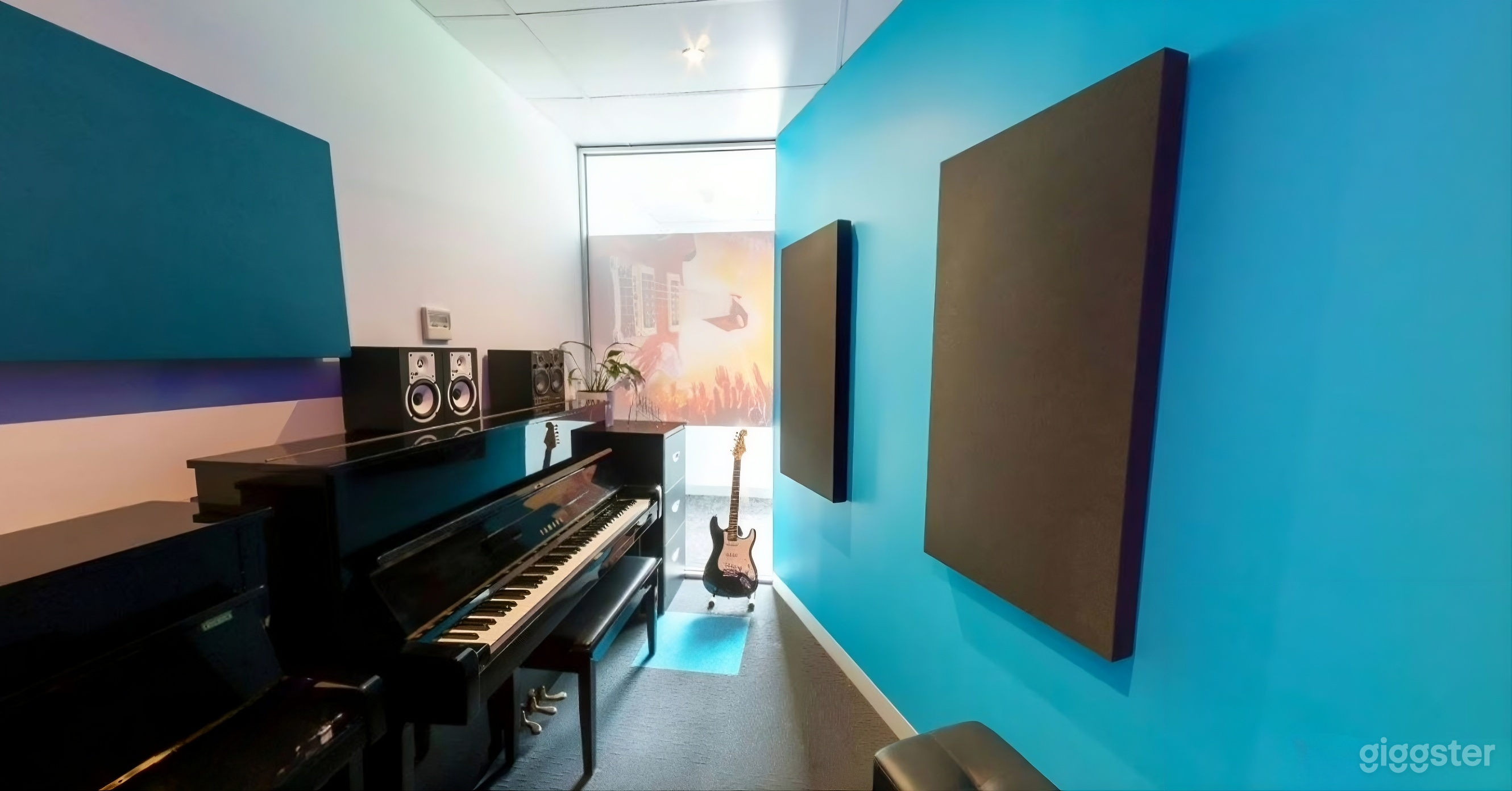 Private Music Studio 1 w/ Yamaha Piano & Instruments Photo 3