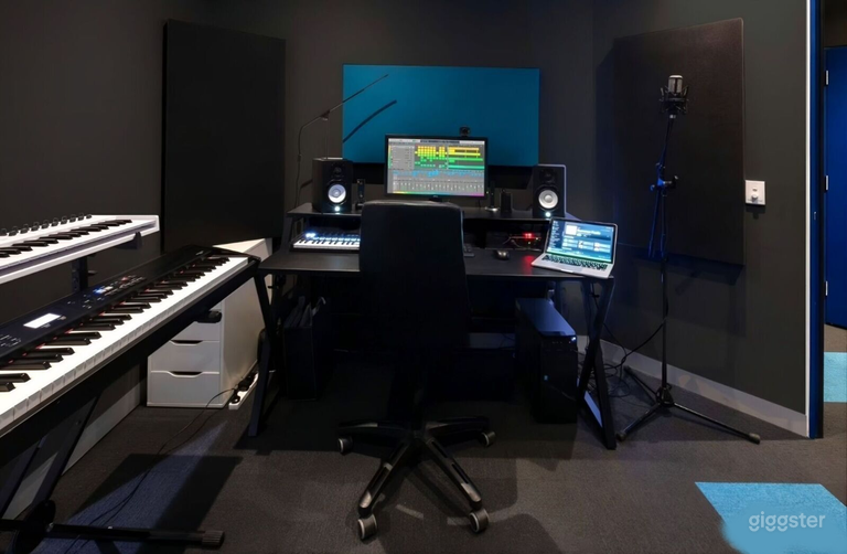  Private Music Studio 1 w/ Yamaha Piano & Instruments 