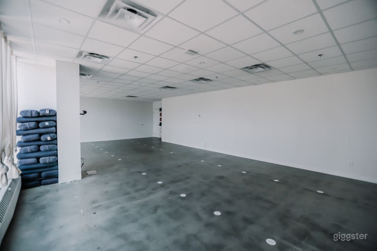  A peaceful environment ideal for yoga classes, corporate retreats, and intimate gatherings. 