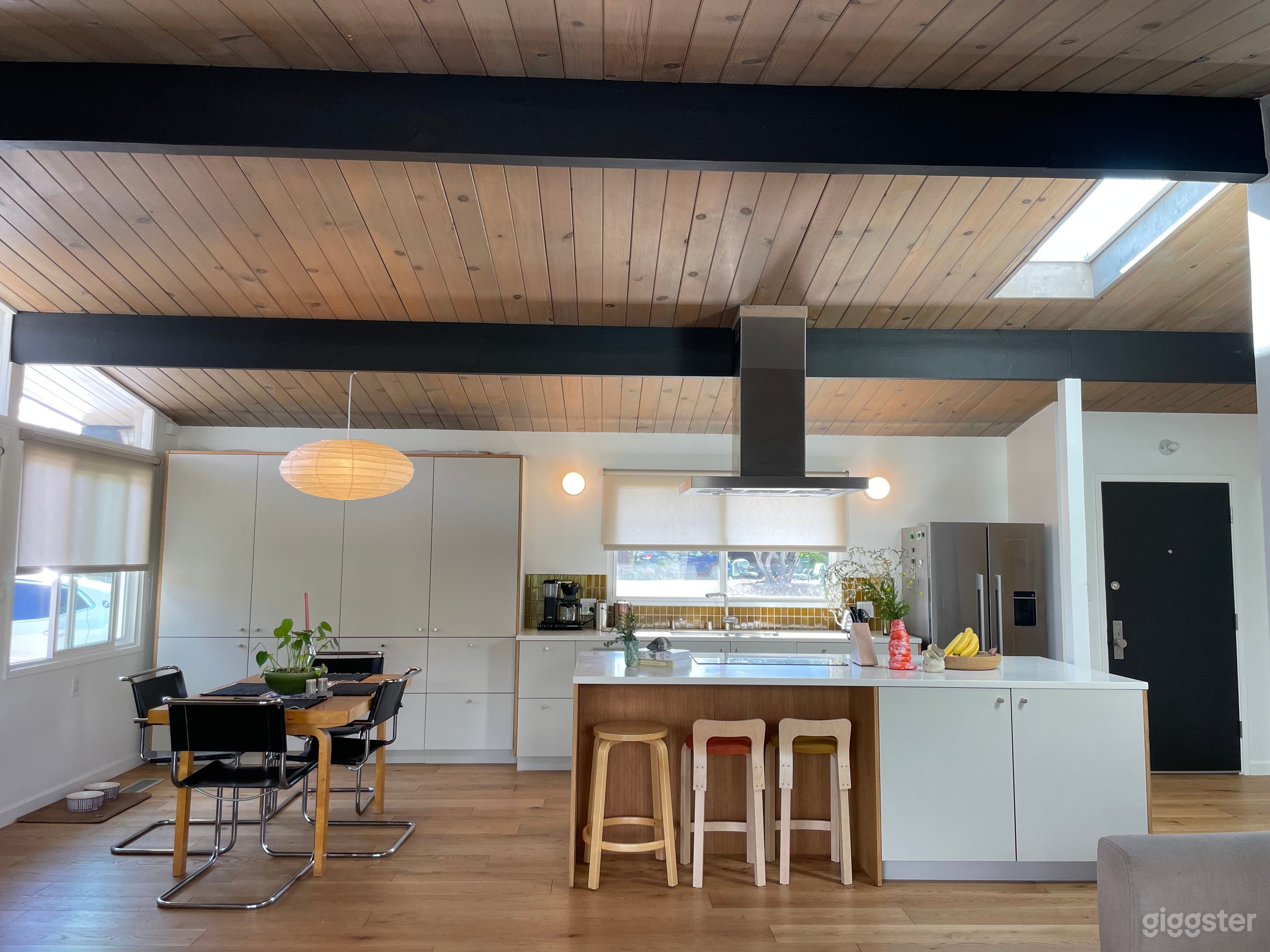 Warm, Light-Filled Mid Century Modern Kitchen Photo 1