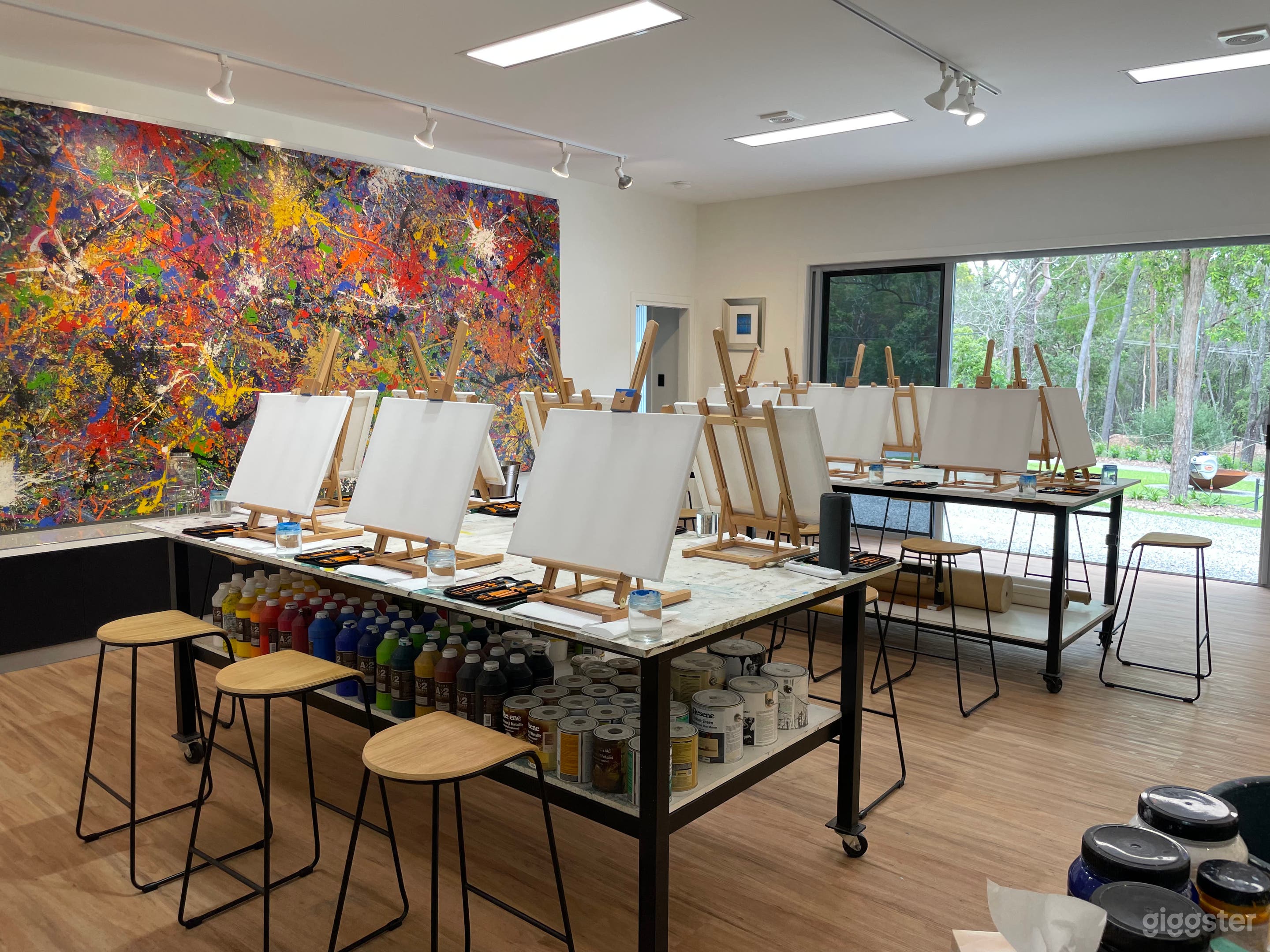 Modern ART Studio Photo 1