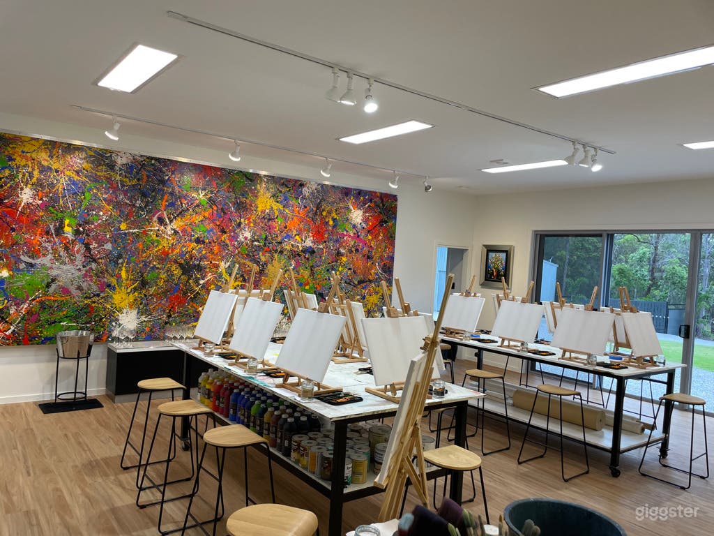 Modern ART Studio Photo 2