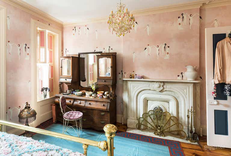  Chateau Cara, 3-story bohemian Brooklyn Townhouse 