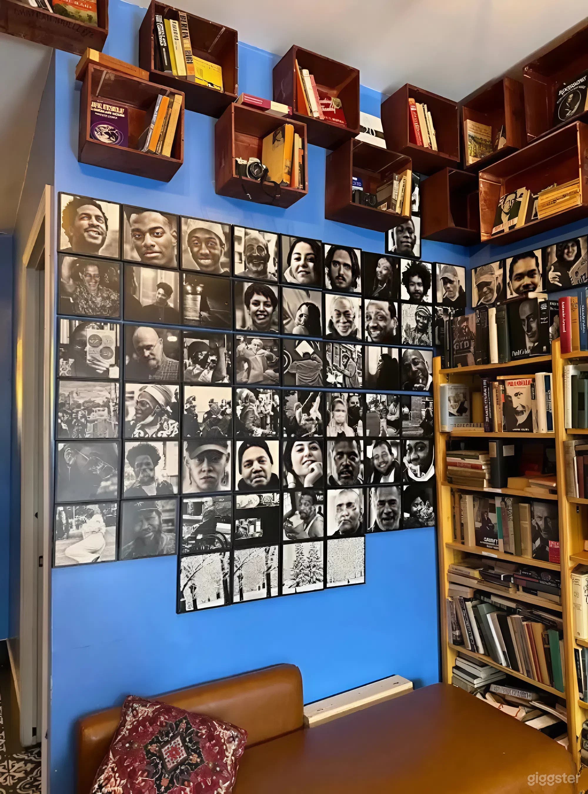 Creative Café + Bookstore with Live Music Vibes Photo 3