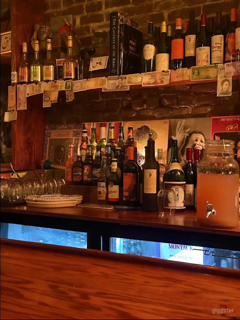  Creative Café + Bookstore with Live Music Vibes 