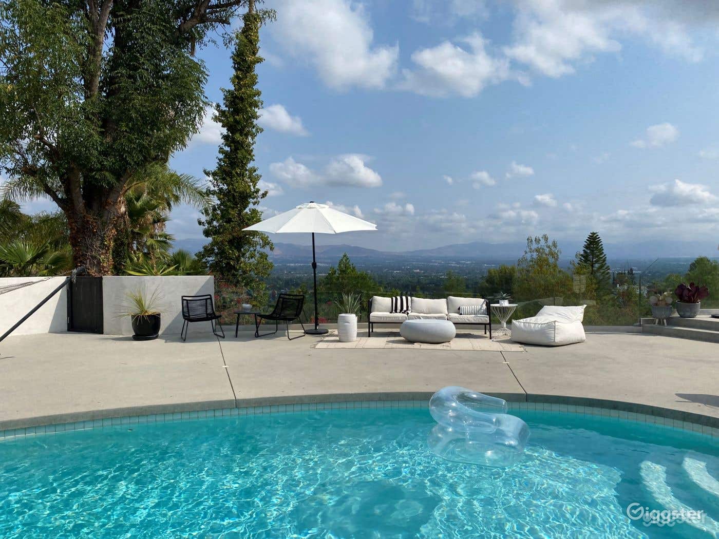 Mid-Century Pool with Breathtaking Views Photo 2