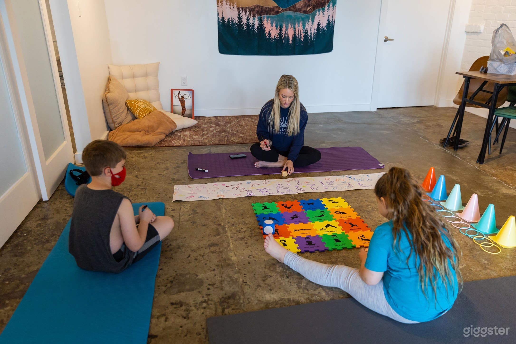 Aesthetically Pleasing Lotus Room Photo 4