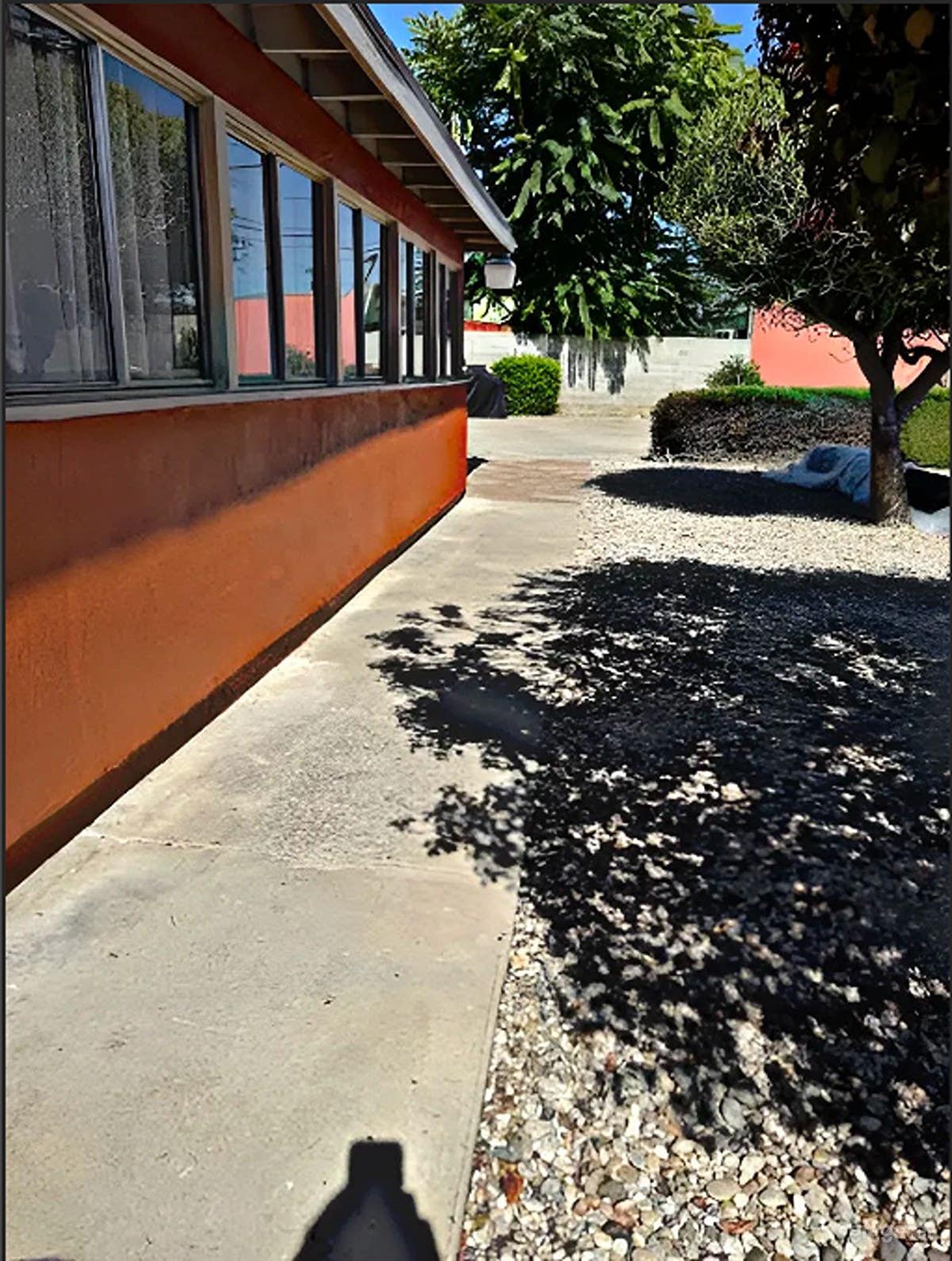 Vibrant Terracotta Backyard Photo 3