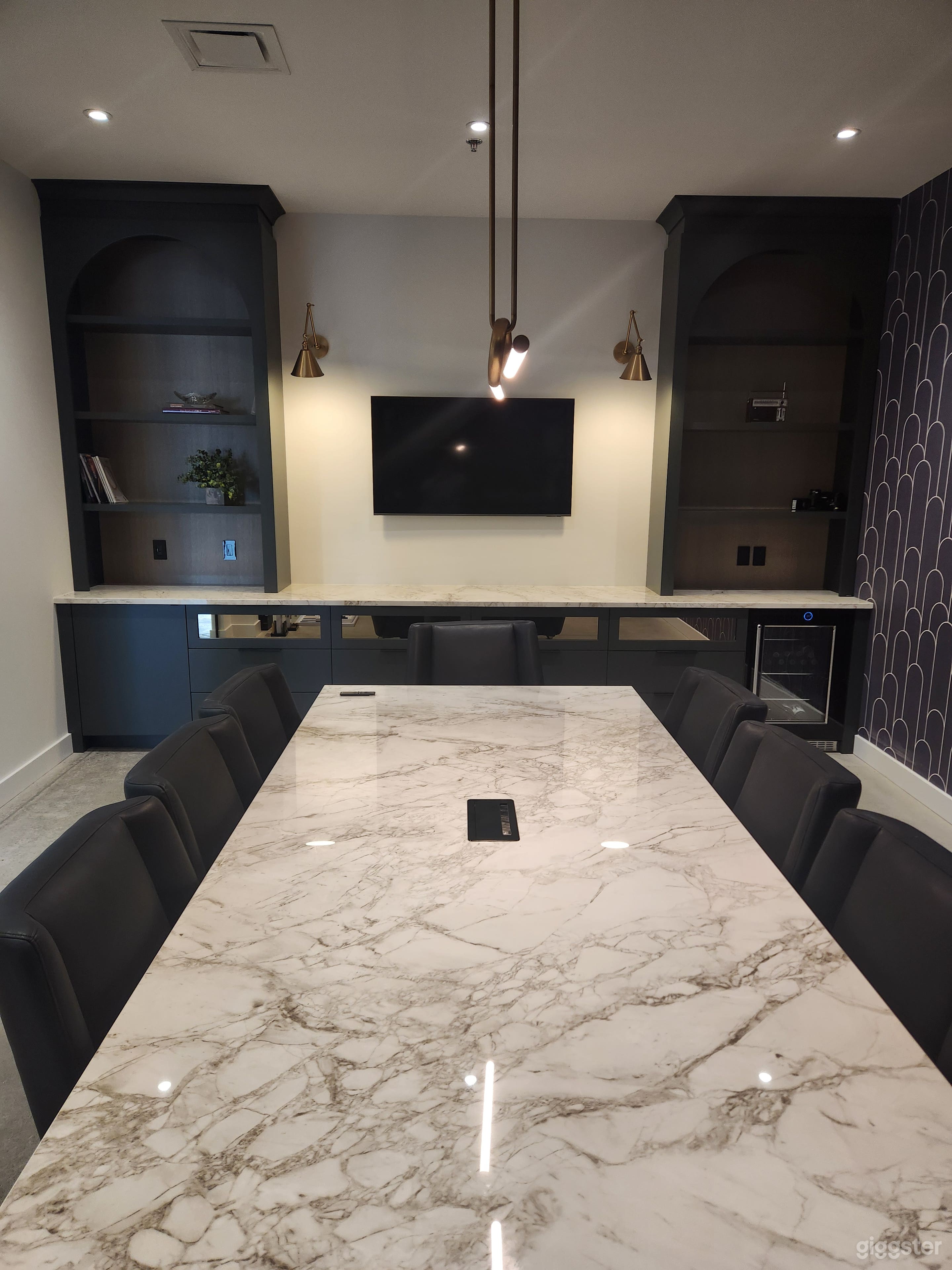 Prestige Conference Room Photo 3