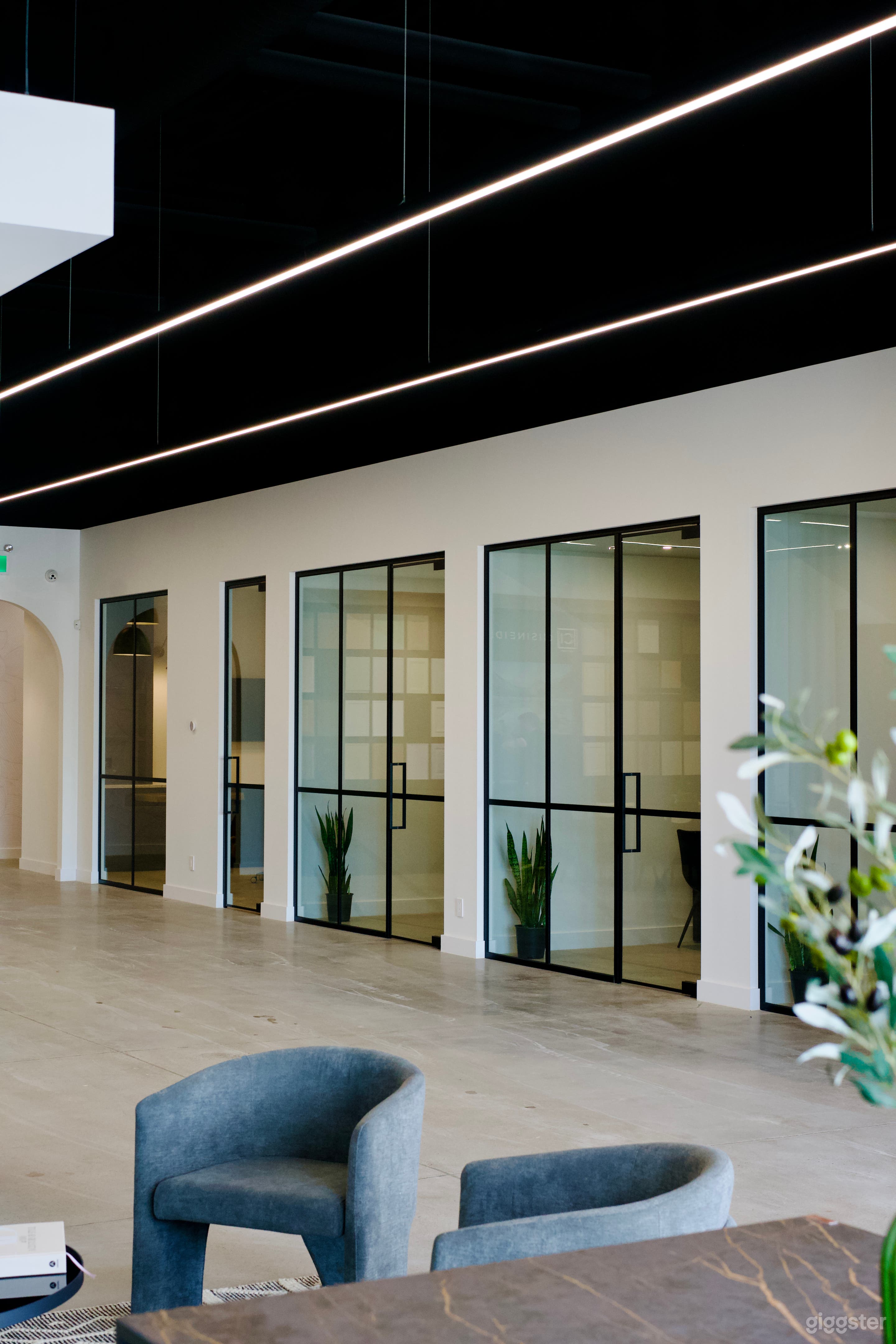 Prestige Conference Room Photo 2