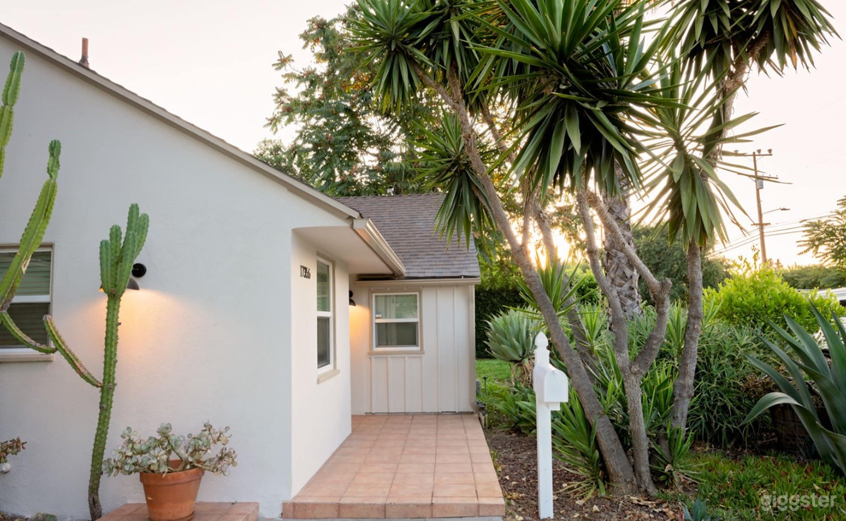 Huge Backyard Open For Film And Production Photo 4