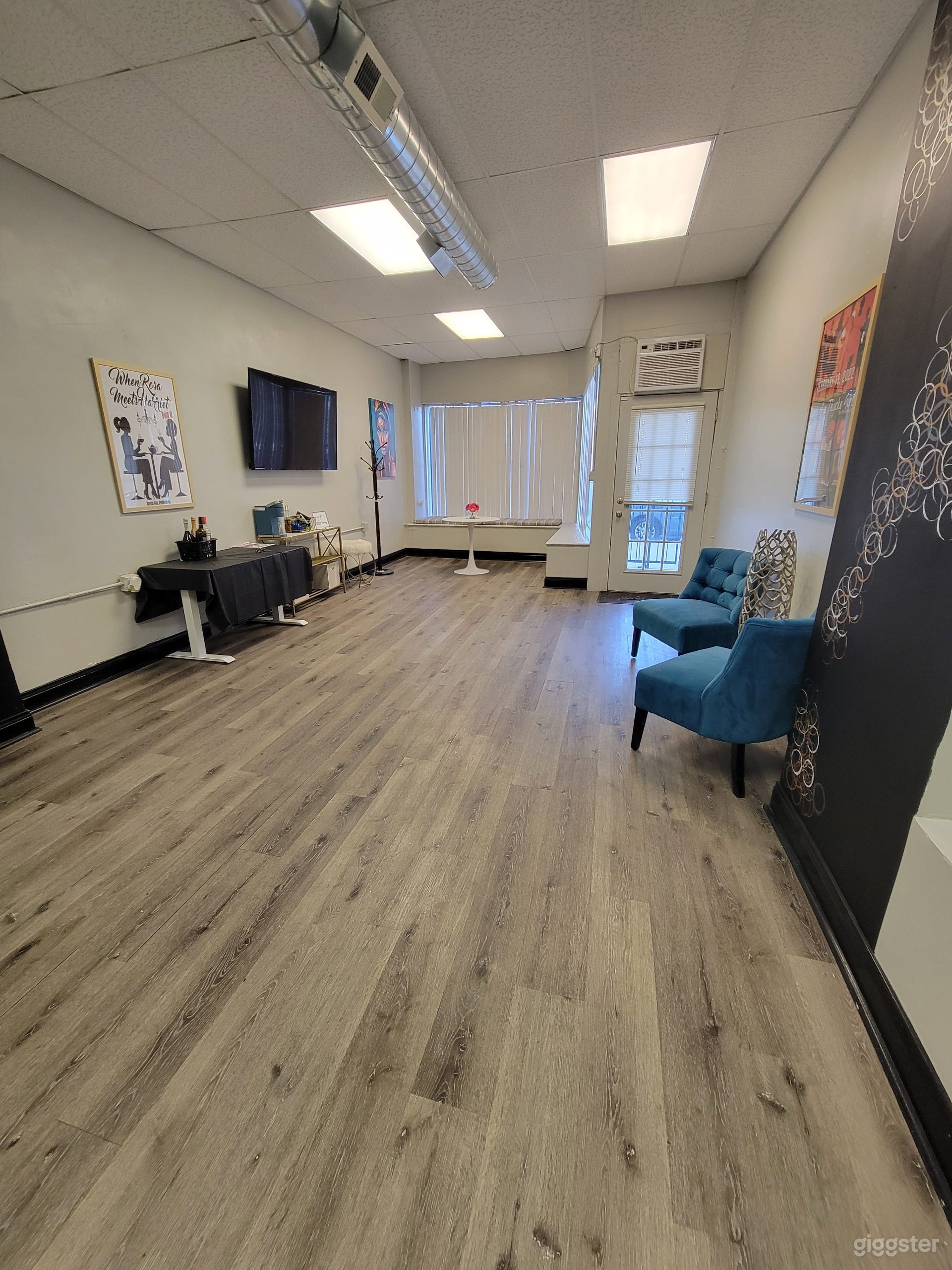 Intimate, Creative, Cozy and Multi-use space Photo 1