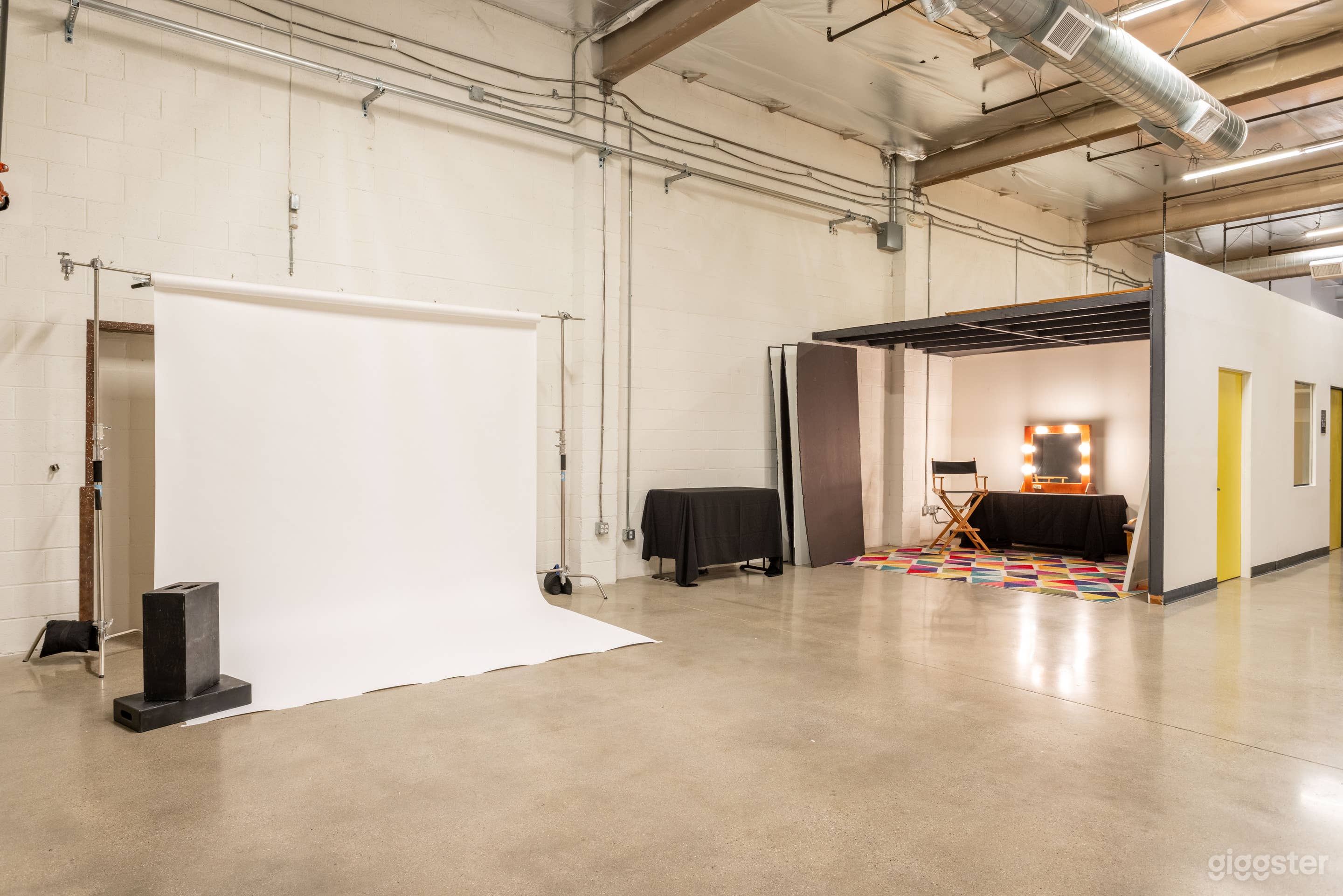 stage b production space w/ glam area