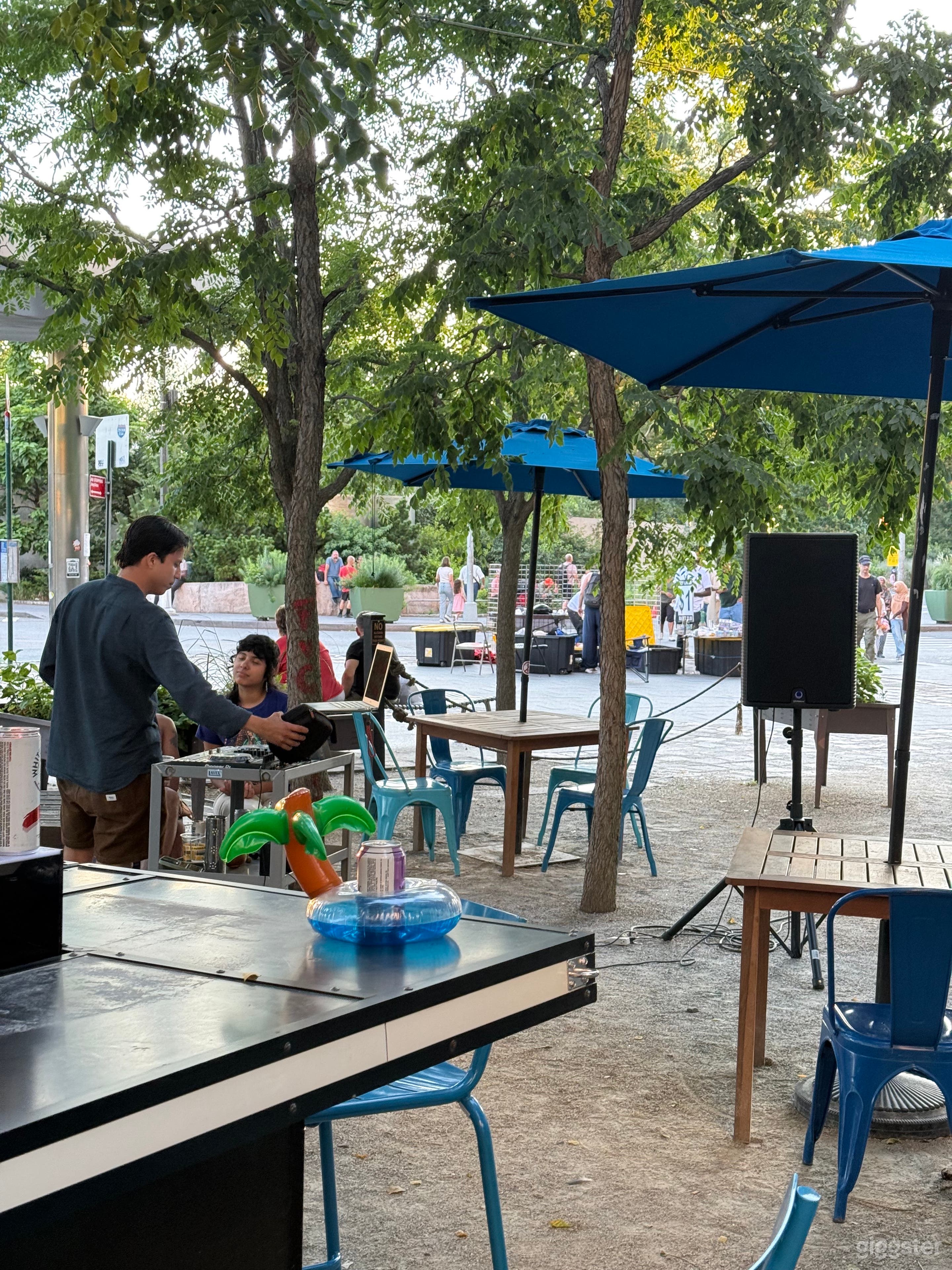 Gorgeous Outdoor Bar/Restaurant/Lounge in NYC FiDi Photo 3