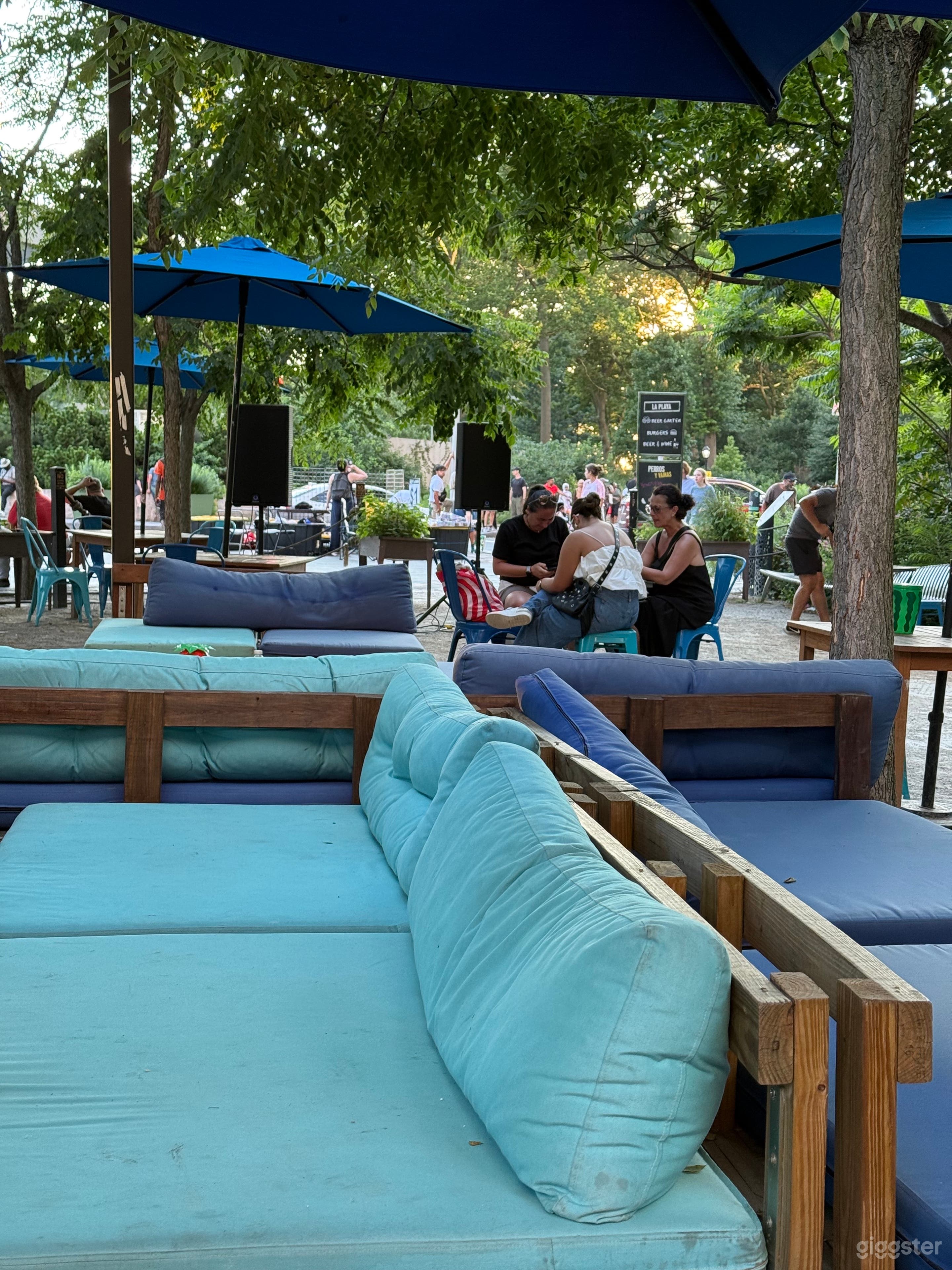 Gorgeous Outdoor Bar/Restaurant/Lounge in NYC FiDi Photo 2