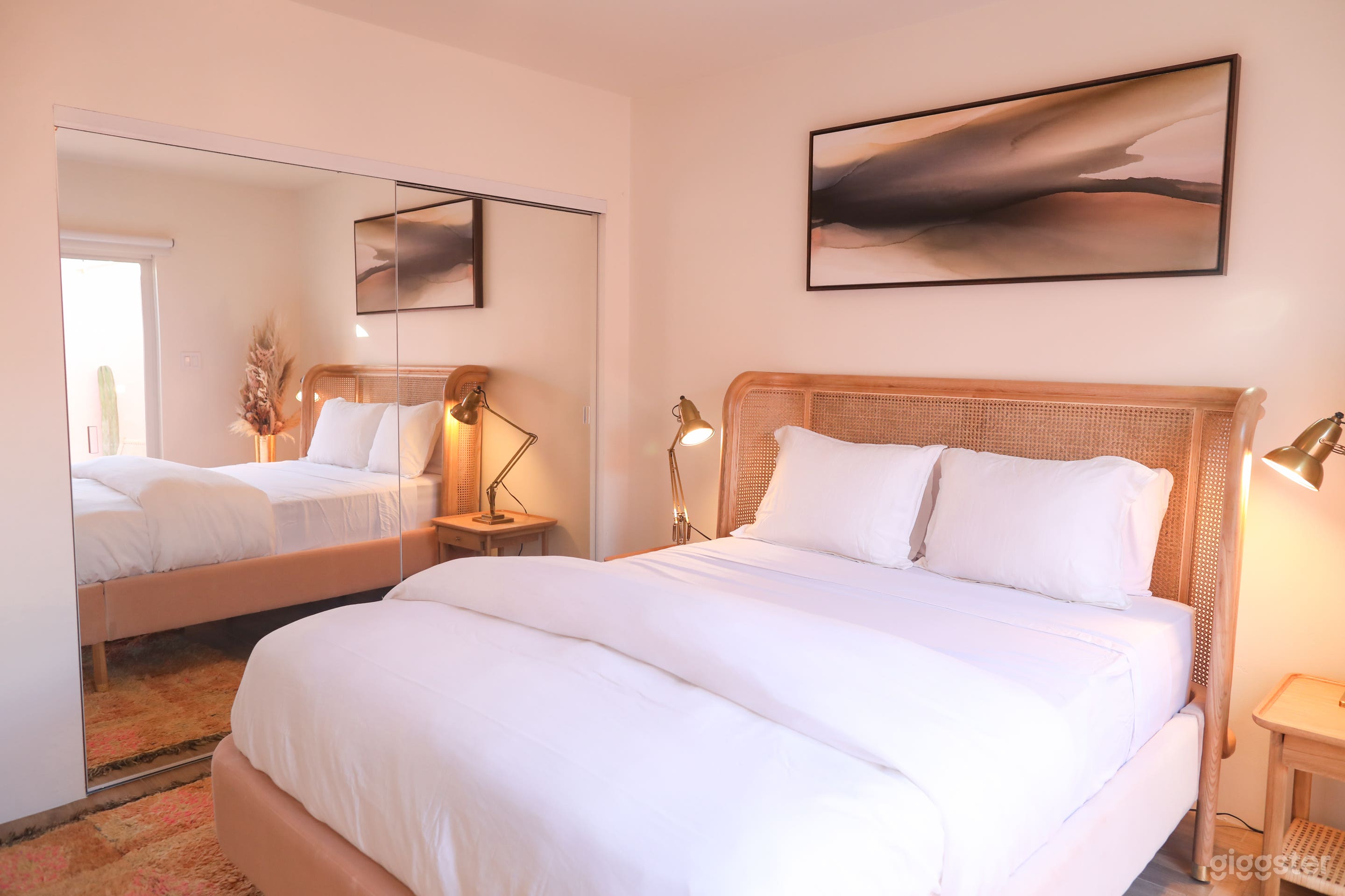 Mid-Century Moroccan Palm Springs Bungalow Photo 2