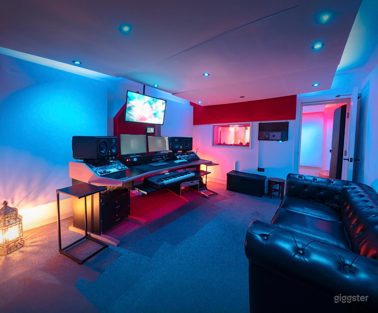  Estudio de Grabación y Producción Musical 