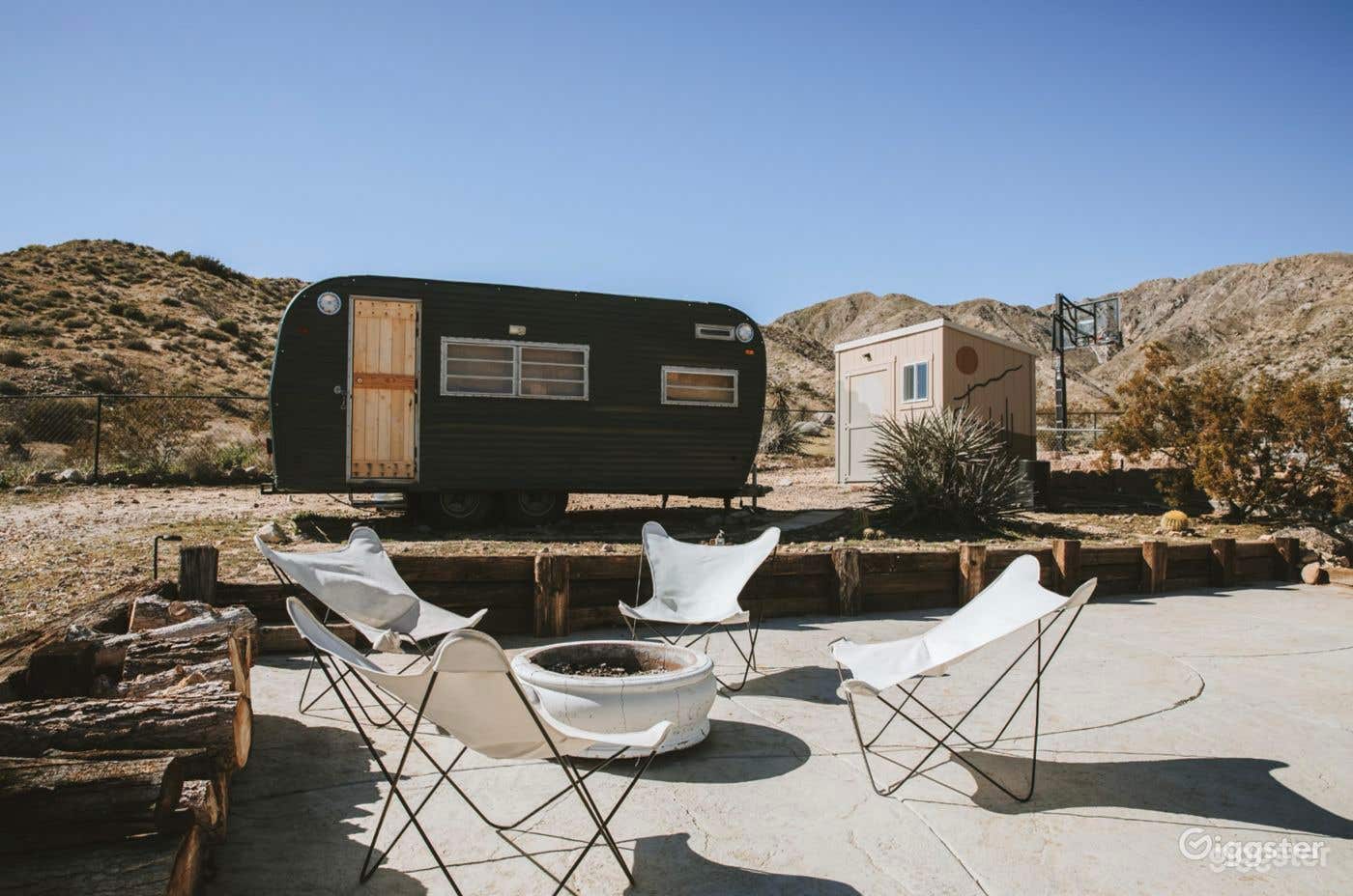 Large Modern Joshua Tree Desert Ranch with Basketball Court  Photo 4